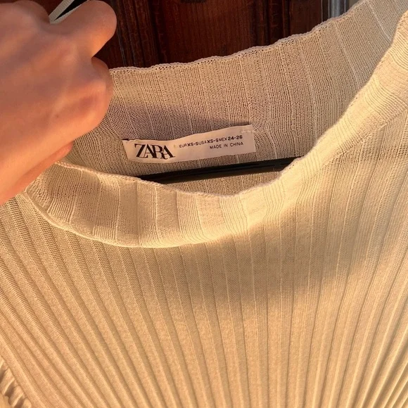 Zara dress - Picture 4 of 5